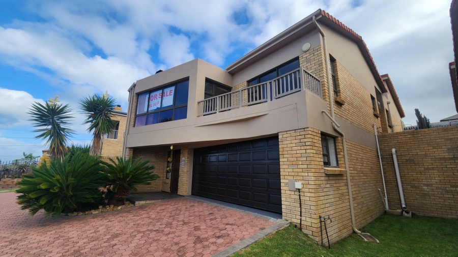 3 Bedroom Property for Sale in Seemeeu Park Western Cape